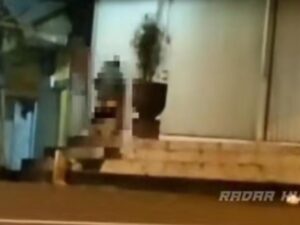 Berita terbaru: Sepasang kekasuh hebohkan warganet usai sebuha video mereka yang sedang melakukan hubungan intim di tempat umum.