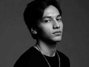 Berita artis: Aktor Jefri Nichol jelaskan perkara foto viral dirinya yang diduga ciuman sesama jenis hingga minta maaf pada kelompok LGBT.