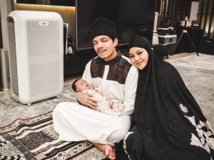 Berita artis: Baru berusia dua bulan, Aurel sudah mendaftarkan Ameena sang buah hatinya di sebuah sekolah dasar yang berbasid internasional.