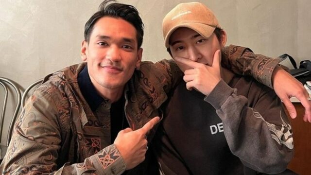 Berita terkini: melalui instagram pribadinya, Afgan membagikan potret dirinya bersama dengan B.I eks boy grup Korea Selatan, iKON.