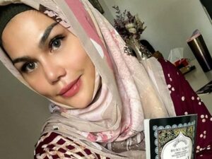 Berita artis: Tahun 2022 ini menjadi tahun kedua DJ Katty Butterfly dalam menjalani puasa Ramadhan usai pindah agama.