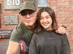 Berita artis: Deddy Corbuzier menanggapi perihal dirinya yang dituding munafik atas sikapnya dalam kasus yang menimpa Chandrika Chika.