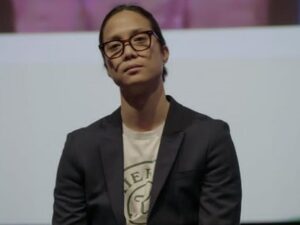 Berita artis: Dikta memamerkan fotonya tengah diving dengan menulis caption ‘Kapan lagi nonton bok*p di laut’ di Instagram miliknya.