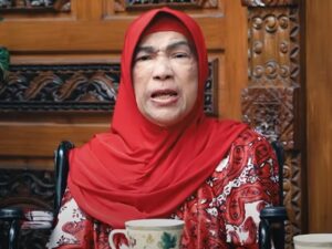 Berita terkini: keluarga kandung Dorce Gamalama diminta untuk segera melunasi hutang piutangnya yang tinggalkan sebelum meninggal.