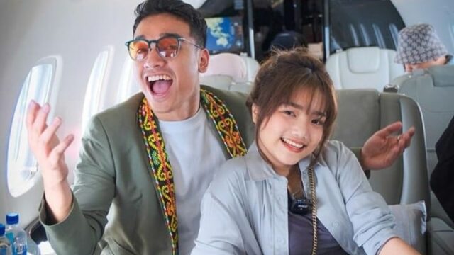 Berita artis: Fadly Faisal dan Rebecca Klopper memparodikan gaya pacaran Tegar dan Nadya. Fuji berkomentar tidak akui Fadly sebagai kakak.