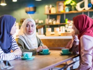 Berita Islam: Cara mudah mencari pahala salah satunya dengan mencuri salam sesuai penyampaian Ustaz Nur Maulana.