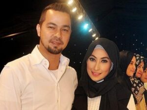 Berita artis: Annisa Trihapsari Hamil Anak Keempat di Usia 46 Tahun