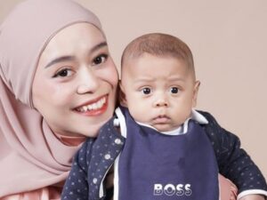 Berita artis: anak Lesti Kejora dan Rizky Billar tengah menjadi bulan-bulanan netizen di media sosial. Mereka menghina fisik bayi Leslar tersebut.