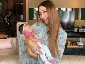 Berita artis: Lucinta Luna keluarkan suara khodamnya saat gendong anak dari Atta Halilintar dan Aurel Hermansyah yakni baby Ameena.