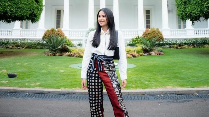 Berita artis: Artis cantik Maudy Ayunda ditunjuk menjadi juru bicara G20, hal itu pasalnya tidak sesuai dengan bidang Maudy sehingga dianggap sebagai gimmick?