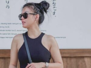 Berita artis: Seorang wanita cantik bernama Nita Gunawan dituding menjadi selingkuhan Raffi Ahmad, wajahnya mirip dengan artis cantik Agnez Mo.