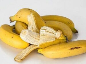 Berita terkini: pisang menjadi salah satu buah yang sangat cocok untuk dikonsumsi saat sahur karena membuat Anda kenyang lebih lama.