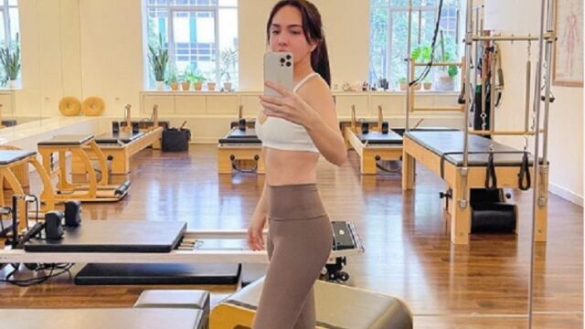 Berita artis:a Body goals Shandy Aulia saat berolahraga mampu buat netizen terutama kaum hawa merasa sangat iri padanya.