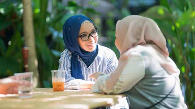 Berita Islam: Seorang muslim yang rajin ibadah tapi suka bergunjing, dan lisan yang menyakiti orang lain akan berdampak sia-sia