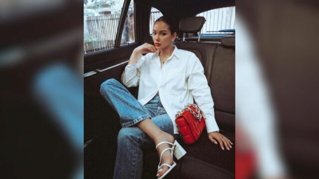 Berita artis: Saking cantiknya, netizen merasa jika sosok Alyssa Daguise tidaknya nyata dengan gaya pakaian yang begitu kece.
