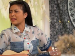 Berita artis: Ternyata begini tips Awkarin menjawab pertanyaan menakutkan dari anggota keluarga saat berkumpul lebaran.