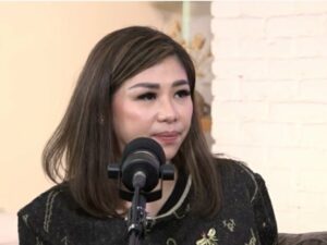 Berita artis: Cerita Caca Sitohang pindah agama hingga putus hubungan dengan keluarga selama 2 hingga 3 tahun lamanya.