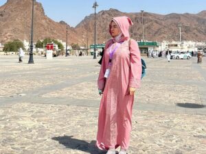 Berita artis: Penampilan baru Dinar Candy saat menjalani umroh banjir pujian dari netizen, disebut mirip bidadari.