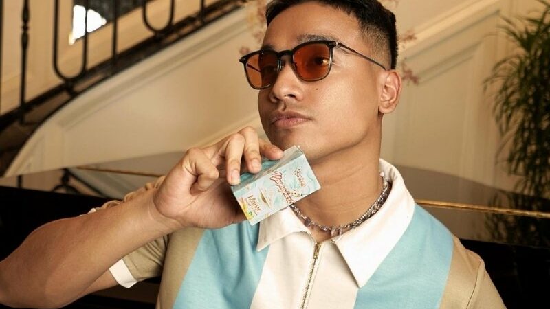Berita artis: Hanya dengan sosok ini netizen merasa penampilan Fadly Faisal bisa kalah ganteng. Berkat pesonanya yang tiada tara.