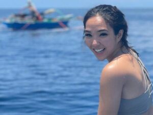 Berita artis: Artis Gisella Anastasia belum lama ini unggah foto seksi di akun Instagram pribadinya di bulan puasa, Jumat (8/4/2022).