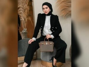 Berita artis: Padu padan style ala Irish Bella dinilai netizen sangat kece dan semakin bersinar saat kini sedang hamil.