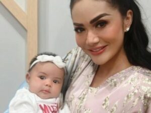Berita artis: Begini ungkapan kebahagiaan Krisdayanti karena cucu pertamanya kini telah genap berusia 2 bulan.