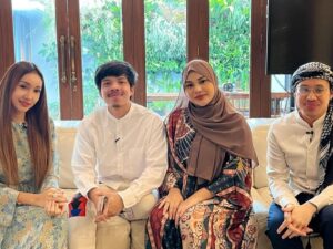 Berita artis: Lucinta Luna datang ke rumah Atta Halililintar, ia pun mendukung putri pertamanya Ameena dan ingin jadi baby sisternya.