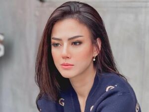 Berita artis: Netizen salfok dengan caption dalam postingan Nita Gunawan karena ia sebut merasa madu sama seseorang.