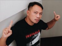 Cekricek.id, Berita Artis dan Berita Seleb - Kabar bahagia kan datang dari Vicky Prasetyo. Akhirnya setelah 16 tahun terpisah bertemu anak