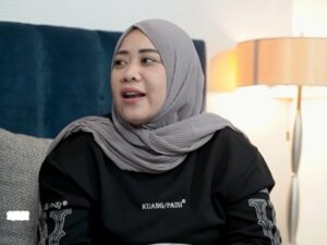 Berita artis: Puput Soedrajat berusaha menepis semua tudingan miring terkait kepergian Vanessa Angel dari rumah.
