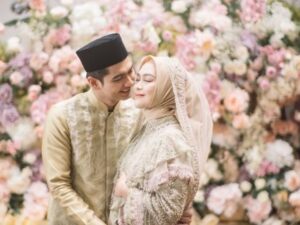 Berita artis: Ria Ricis ingin nama anaknya ada unsur Youtube, serta ceritakan kebiasaan Teuku Ryan yang sempat tidak ia sukai.