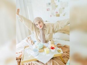Berita artis: Aduh cantiknya Ririe Fairuz buat salfok, hingga disebut netizen mirip salah satu artis Korea, Han So Hee.