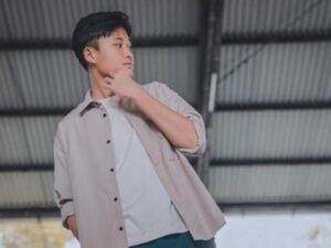 Berita artis: Begini jawaban santai Rizwan Fadilah saat ditanya perasaannya menghadapi sejumlah fans fanatic buat host kesal.