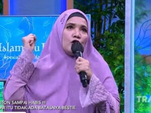 Berita Islam: Bolehkah memiliki rasa iri pada pencapaian orang lain, simak penjelasan yang diberikan oleh Ustazah Lulung.