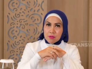 Berita artis: Ternyata ini alasan Venna Melinda tolak Hotman Paris saat mendekati dirinya dulu sebelum resmi berhijab.