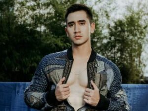 Berita artis: Verrel Bramasta dan dua orang sahabatnya kembali pamer foto tubuh berotot, netizen sampai ucapkan istigfar.