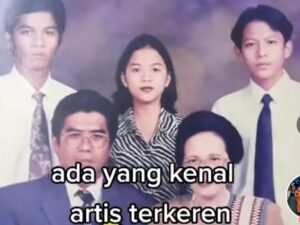 Berita artis: Potret jadul musisi tampan Ariel NOAH beredar di media sosial yang langsung hebohkan warganet dan menuai berbagai komentar.
