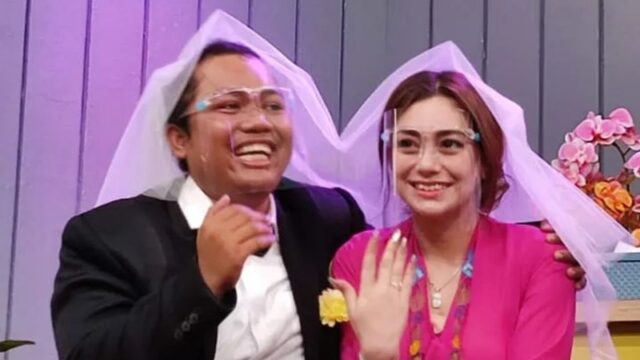 Berita artis: Pengakuan Celine Evangelista yang mengaku sudah dengan komedian Marshel Widianto, hal itu pun kejutkan publik dan menuai berbagai komentar.