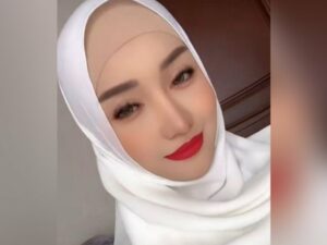 Berita artis: Lucinta Luna pernah mimpi tidur bareng Fadly Faisal, serta beberkan alasan mengapa dirinya begitu menyukai Fadly.