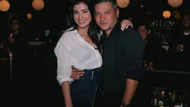 Berita artis: Gading Marten belum lama ini rayakan ulang tahunnya yang ke-40 bersama orang-orang tercinta, salah satunya seorang wanita cantik yang dipeluknya.