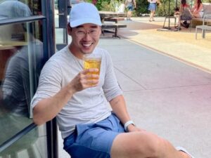 Berita artis: Jesse Choi, seorang pria berdarah Korea Selatan, kini mengabdikan diri di Indonesia setelah menikahi artis cantik Maudy Ayunda.