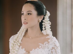 Berita artis: Maudy Ayunda resmi menikah hari ini, pada Minggu (22/5/2022) yang langsung hebohkan warganet hingga namanya kini jadi trending topik.