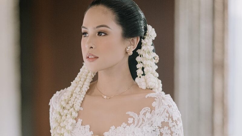 Berita artis: Maudy Ayunda resmi menikah hari ini, pada Minggu (22/5/2022) yang langsung hebohkan warganet hingga namanya kini jadi trending topik.