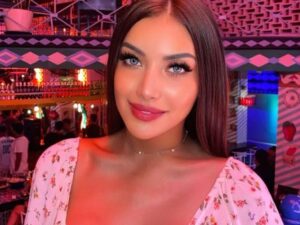 Berita artis: Selebgram cantik Millen Cyrus belum lama ini mengunggah foto baru di laman instagram pribadinya yang langsung tuai perhatian warganet.