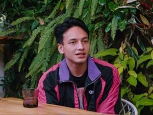 Berita artis: Blak-blakan, begini pengakuan dari Jefri Nichol saat harus peerankan adegan mesra dengan Wulan Guritno di salah satu film.
