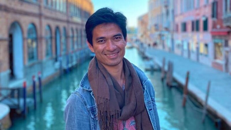 Berita artis: Ragil Mahardika, seorang pria asal Indonesia gay yang tinggal di Jerman belum lama ini ungkap ciri-ciri pria gay, Minggu (8/5/2022).