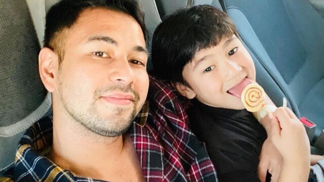 Berita artis: Raffi Ahmad kedapatan diperingatkan oleh putra kandungnya sendiri, Rafathar Malik Ahmad untuk tidak macam-macam pada wanita cantik.