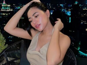 Berita artis: Rachel Vennya baru saja mengunggah potret seksinya yang sedang berada di negara Thailand yang mencuri perhatian warganet.