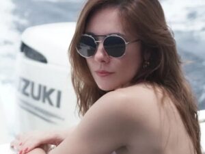 Berita artis: Artis cantik Wulan Guritno kembali hebohkan warganet dengan unggahan potret dirinya yang kerap terbuka dan seksi.