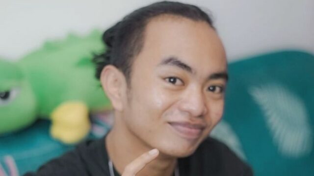 Berita Artis: Penyanyi Zidan kembali buat ulah dengan unggahan dirinya yang terdengar melantunkan suara azan yang dinyanyikannya seperti mainan.